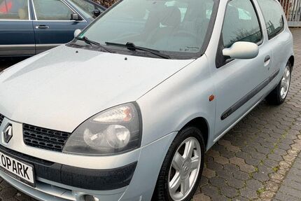 Renault Clio 180.532 km 2.299 &euro; Mechernich/Kommern 53894