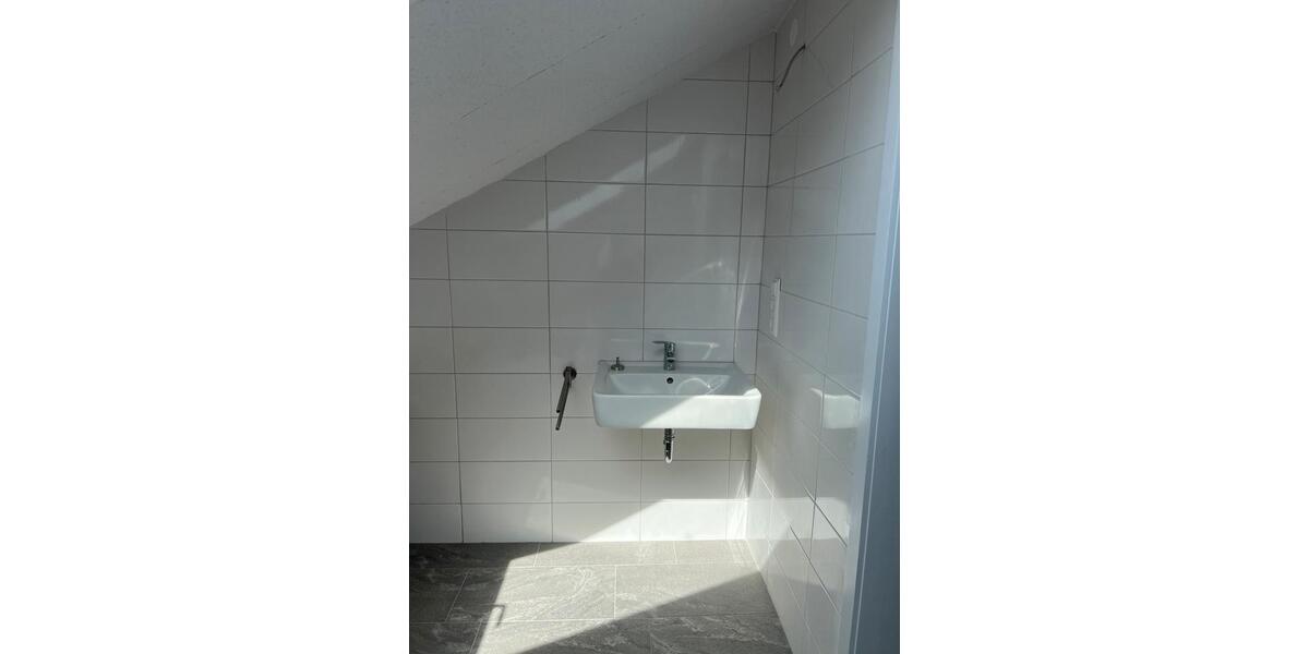 Doppelhaushälfte Oberstenfeld - 8 Zimmer, 170 m&sup2;, 1.700&euro; | Angebot:26495713