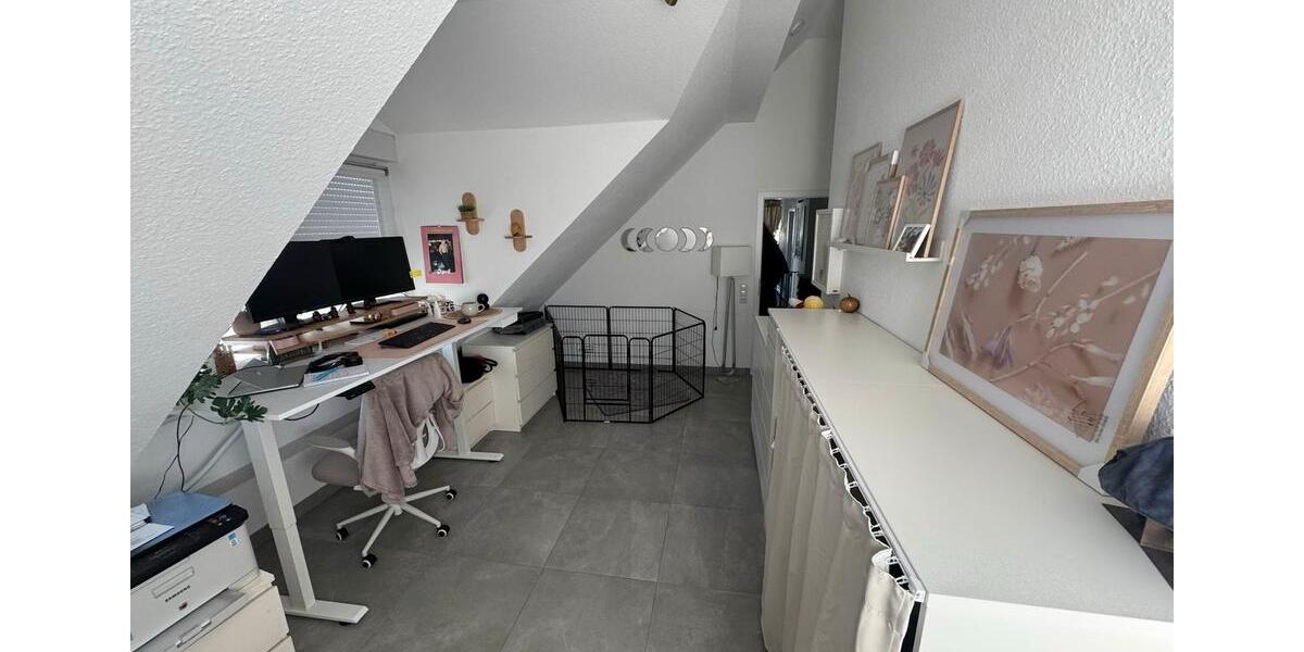 Dachgeschoßwohnung Griesheim - 3 Zimmer, 89 m&sup2;, 1.350&euro; | Angebot:26395162