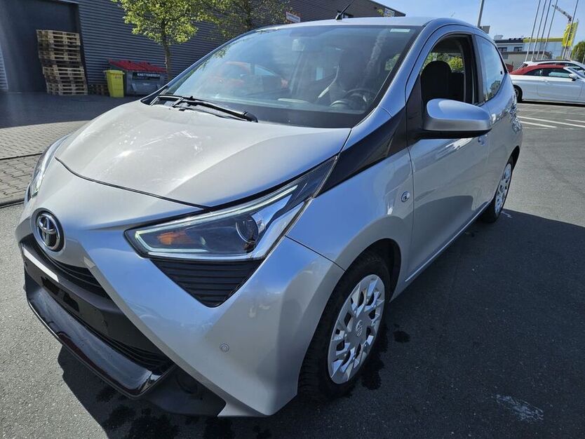 Aygo (X)