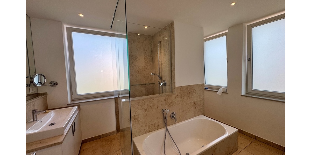 Bad Homburg - Ober-Erlenbach: Exklusives freistehendes Einfamilienhaus in kinderfreundlicher Lage! - Einfamilienhaus Bad Homburg Gonzenheim | Angebot:25972283