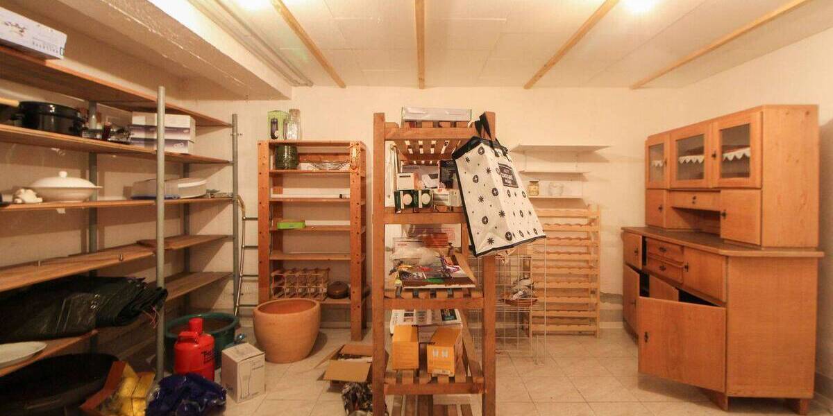 Reihenmittelhaus Stuttgart Steckfeld - 9 Zimmer, 208 m&sup2;, 765.000&euro; | Angebot:26319304