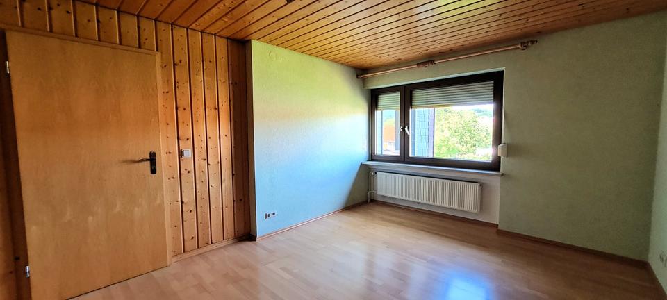 Einfamilienhaus Ottweiler - 8 Zimmer, 210 m&sup2;, 280.000&euro; | Angebot:27010138