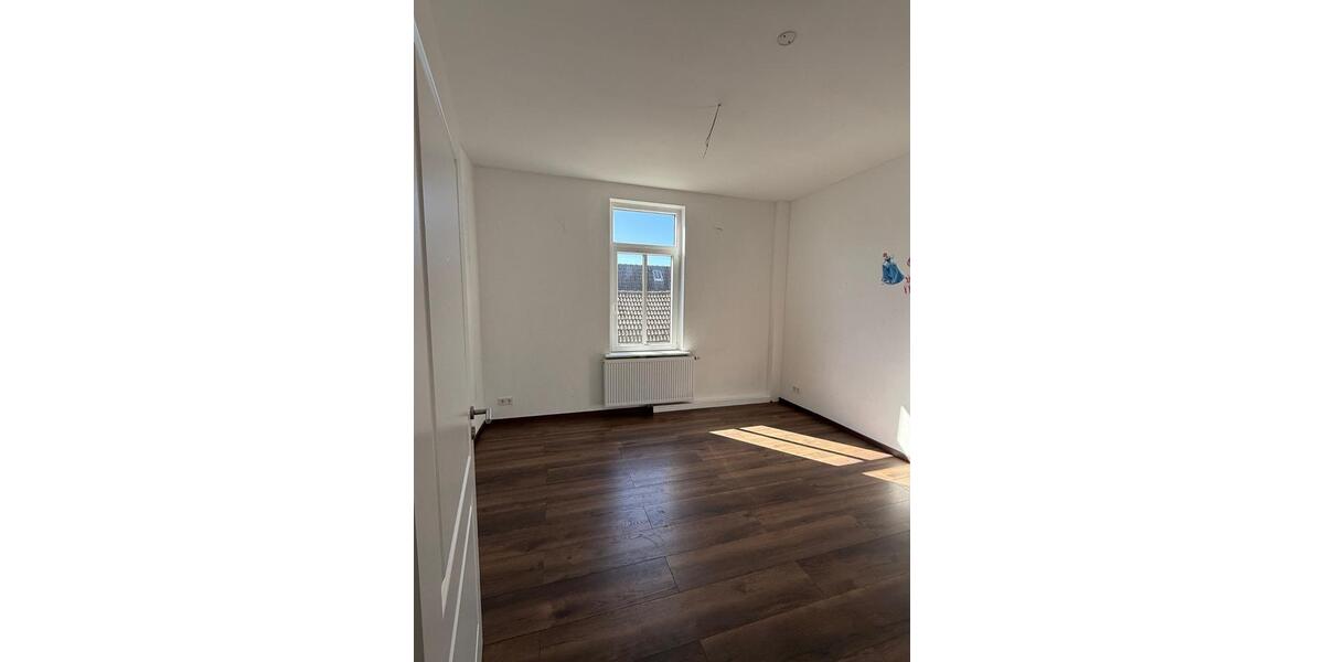 Etagenwohnung Bremerhaven Wulsdorf - 5 Zimmer, 110 m&sup2;, 825&euro; | Angebot:26412791