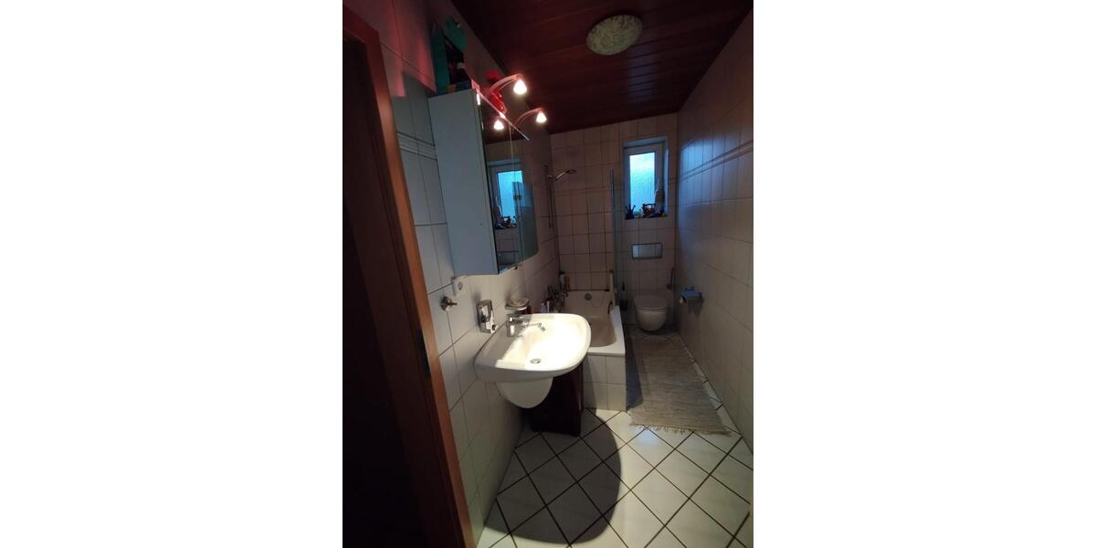 Doppelhaushälfte Mönchengladbach Süd - 7 Zimmer, 145 m&sup2;, 2.250&euro; | Angebot:24742224