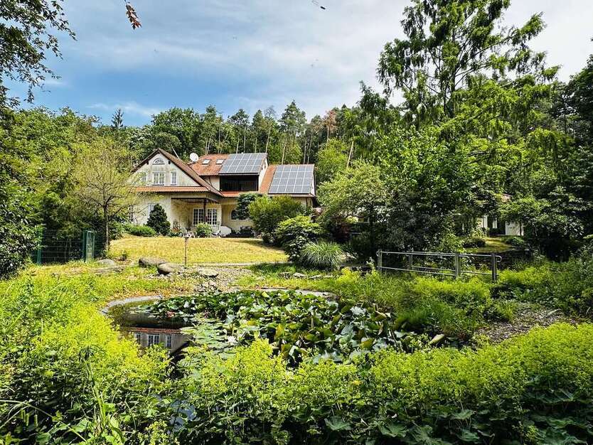Haus zum Kaufen in Strullendorf 1.350.000 € 370 m²