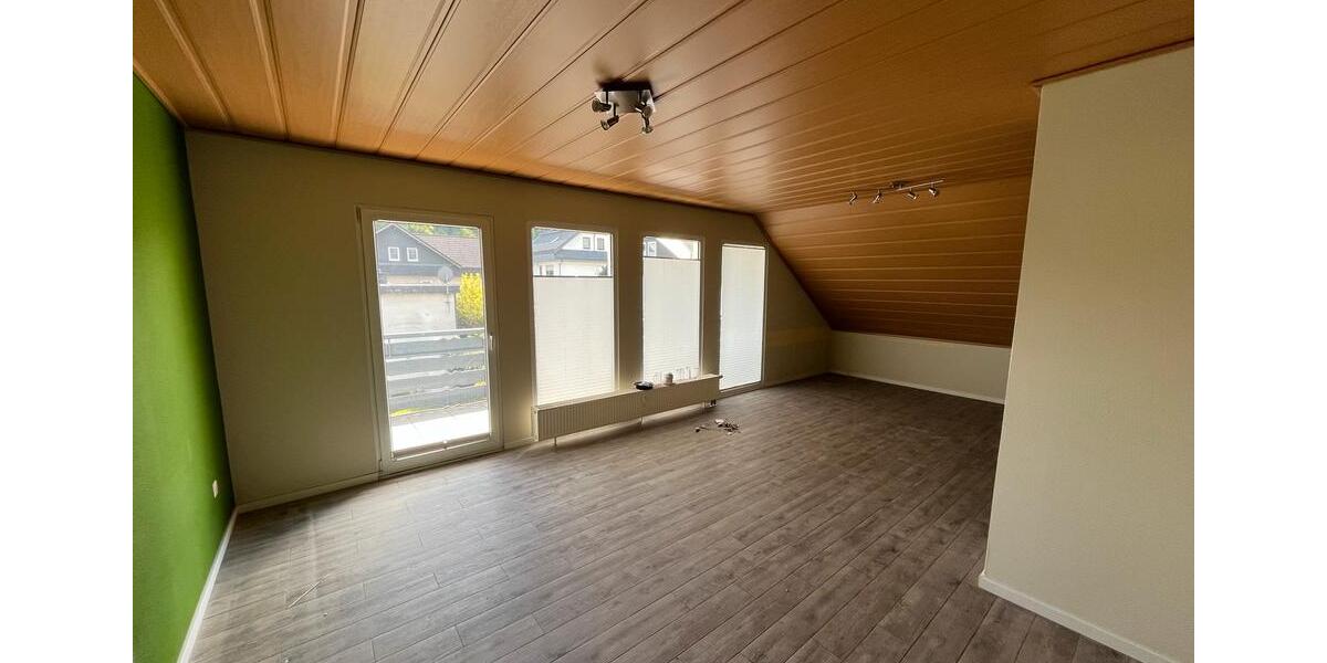 Dachgeschoßwohnung Brilon - 3 Zimmer, 90 m&sup2;, 700&euro; | Angebot:26604508