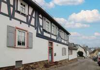 Haus zum Kaufen in Eltville am Rhein 349.000 € 210.29 m²