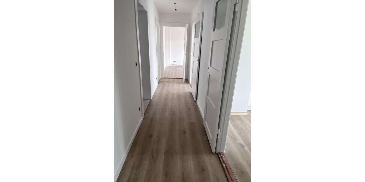Etagenwohnung Stralsund - 4 Zimmer, 80 m&sup2;, 1.100&euro; | Angebot:26275025