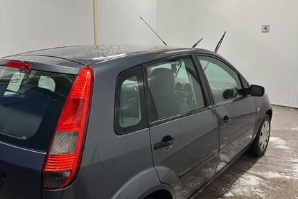 Ford Fiesta 129.883 km 1.399 € Elchingen 89275