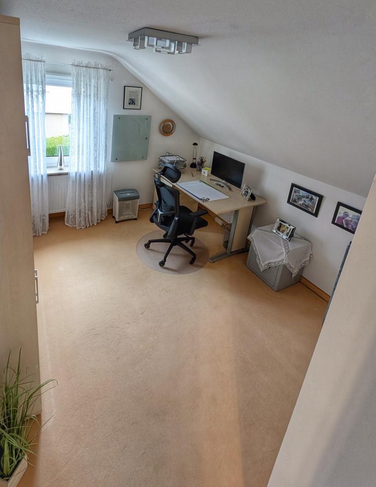 Freistehendes Einfamilienhaus mit EinliegerWohnung