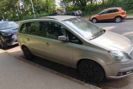 Opel Zafira 371.401 km 700 &euro; München 80686