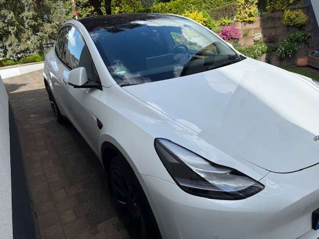 Tesla Model Y 26.598 km 36.300 &euro; Solingen 42699