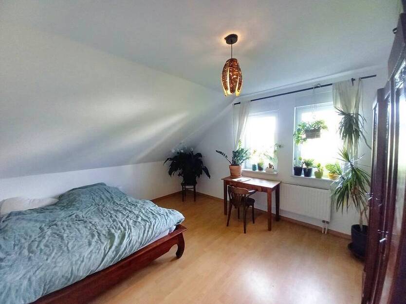 CITYHOUSE: Moderne Doppelhaushälfte mit großem Garten, Hobbyraum Souterrain, Keller, Terrasse