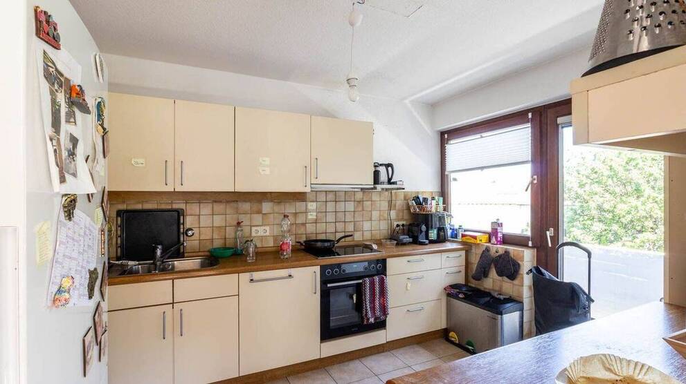 Liebevoll gepflegtes Drei-Parteienhaus in ruhiger Wohnlage 9 zimmer