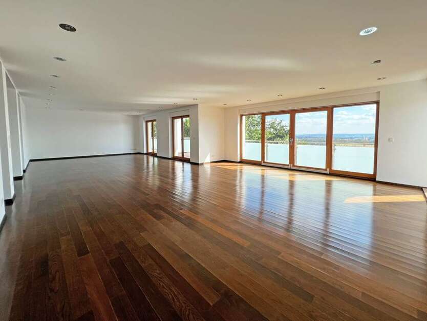 Wohnung zum Kaufen in Kleinostheim 860.000 € 192 m²