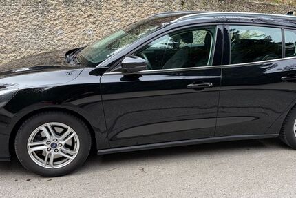 Ford Focus 93.000 km 13.500 &euro; Kiefersfelden 83088