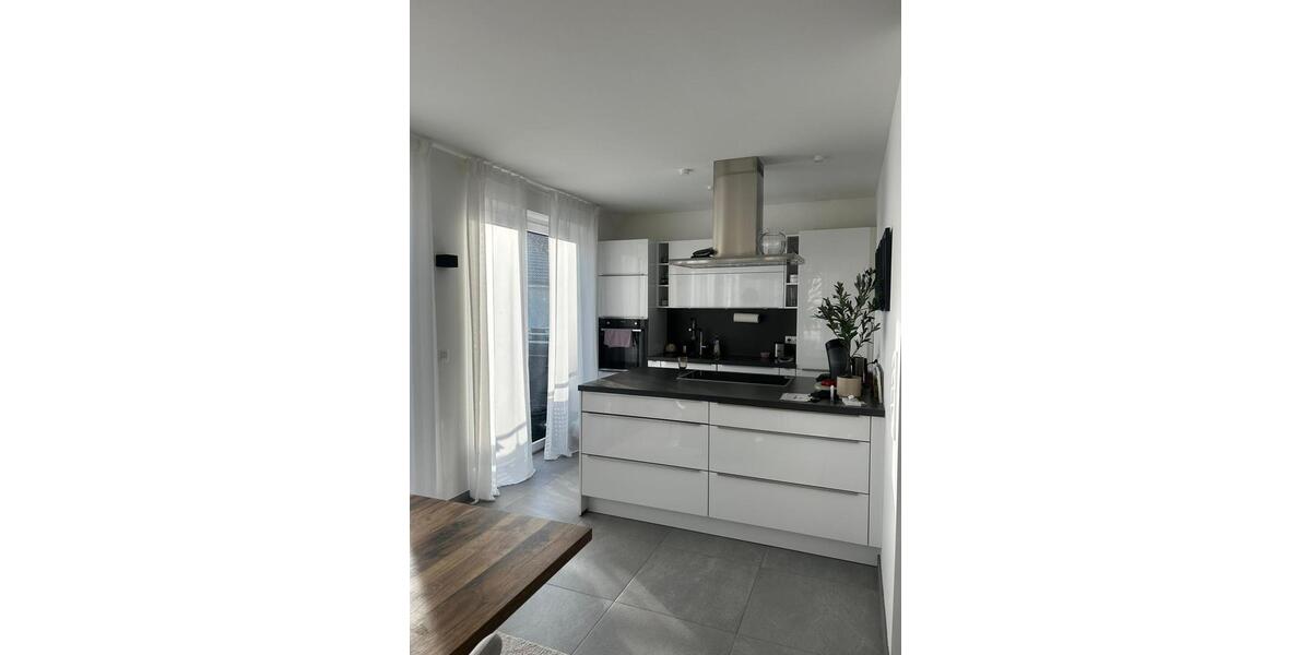 Exklusive 3-Zimmer-Maisonette-Wohnung mit Balkon und Einbauküche 3 zimmer
