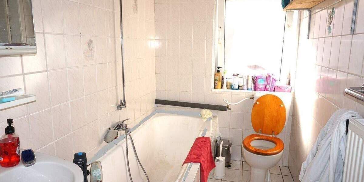 Mehrfamilienhaus, Wohnhaus Bad Arolsen Schmillinghausen - 6 Zimmer, 155 m&sup2;, 125.000&euro; | Angebot:25984351