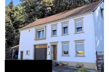 Haus Wadern - 8 Zimmer, 121 m&sup2;, 95.000&euro; | Angebot:26855857