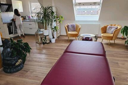 Lichtdurchflutete Praxisräume zimmer