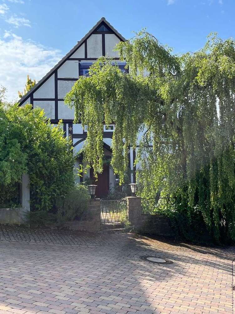 Haus zum Kaufen in Rinteln Deckbergen 199.000 € 213.24 m²