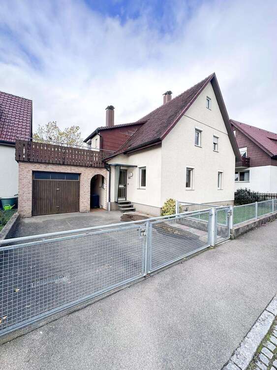 Haus zum Kaufen in Holzgerlingen 480.000 € 130 m² 6 zimmer