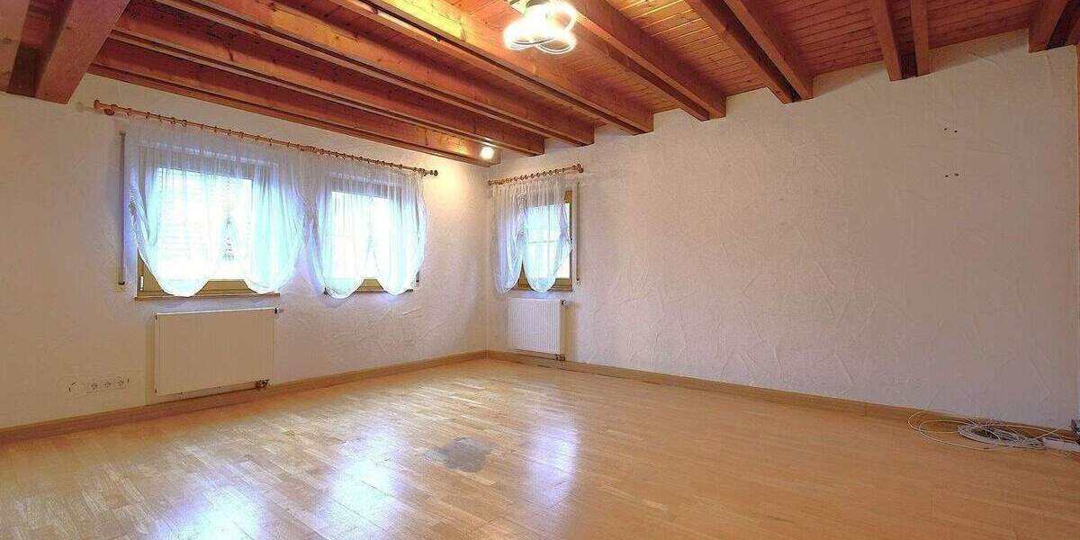 Mehrfamilienhaus, Wohnhaus Böbingen an der Rems Böbingen - 7 Zimmer, 224 m&sup2;, 600.000&euro; | Angebot:26418141