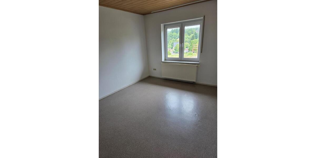Bungalow Berschweiler bei Baumholder - 7 Zimmer, 148 m&sup2;, 329.000&euro; | Angebot:27146237
