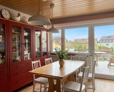 EIN ZUHAUSE MIT MÖGLICHKEITEN - Zweifamilienhaus Sindelfingen | Angebot:26884835