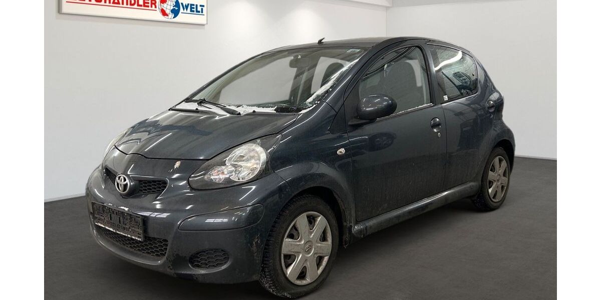 Toyota Aygo (X) 143.695 km 2.499 &euro; Berlin 12681
