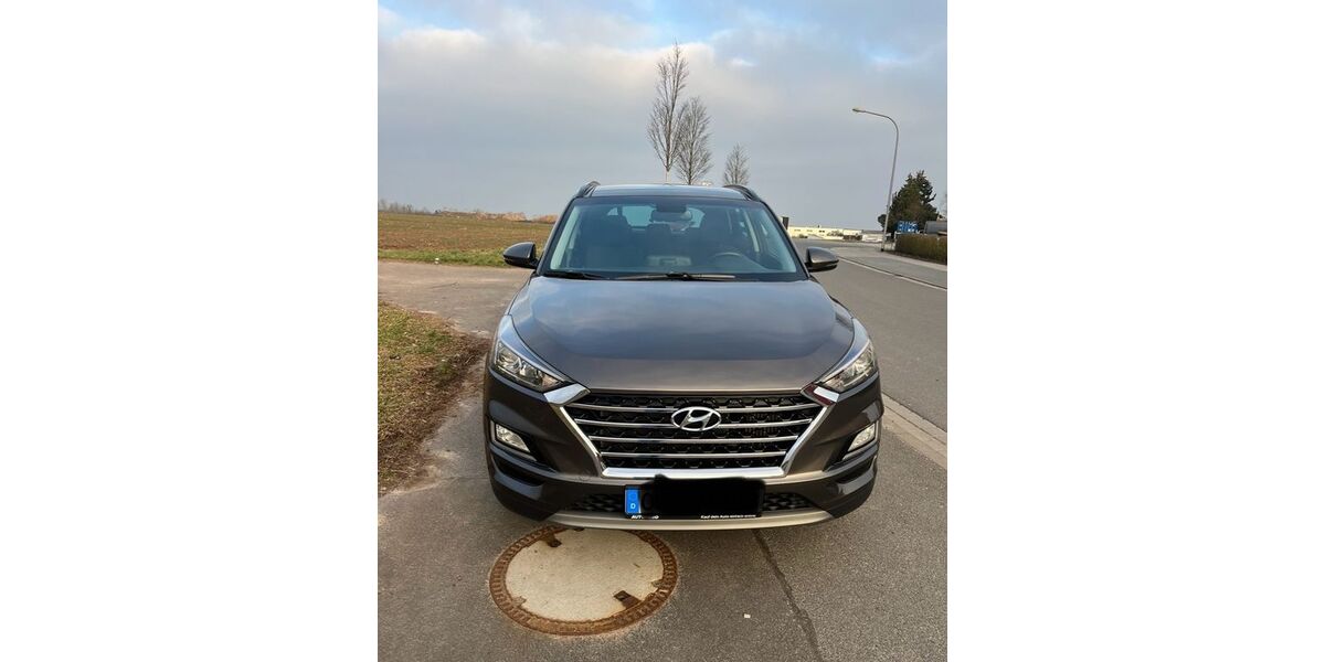 Hyundai TUCSON 83.500 km 18.000 &euro; Wiesbaden 65187