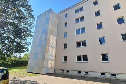 Wohnung Stollberg (Erzgebirge) - 2 Zimmer, 50 m&sup2;, 305&euro; | Angebot:24864322