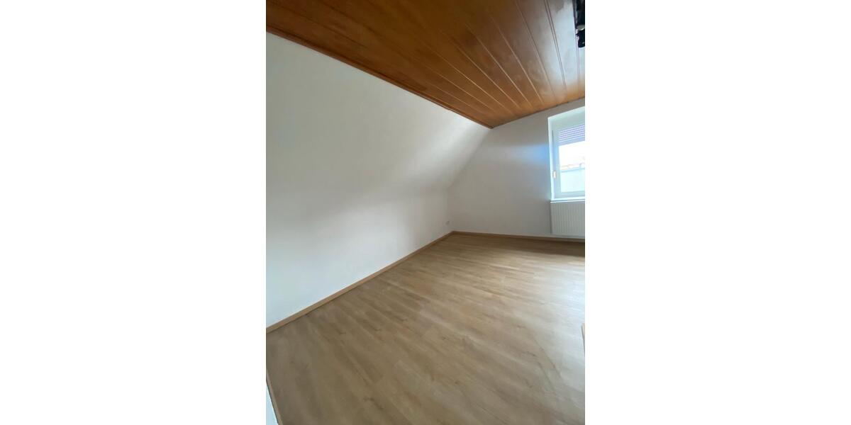 Reihenhaus Zweibrücken - 3 Zimmer, 115 m&sup2;, 1.200&euro; | Angebot:24791425