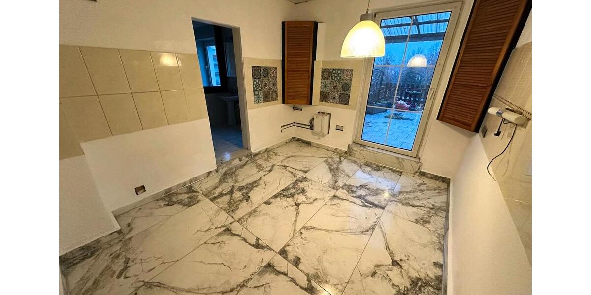 Etagenwohnung Genthin - 4 Zimmer, 170 m&sup2;, 850&euro; | Angebot:25539991