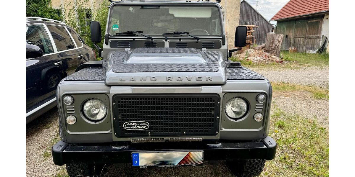 Land Rover Defender 153.000 km 38.100 &euro; Biberbach 86485