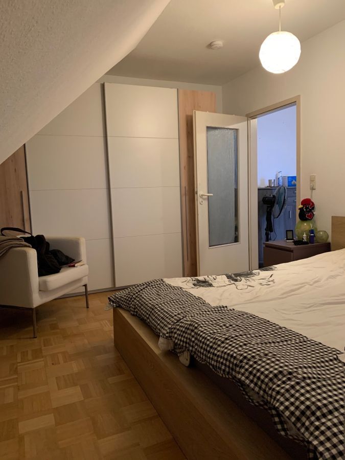 Provisionsfrei* Schöne Dachgeschossgewohnung mit großem sonnigen Balkon 2 zimmer