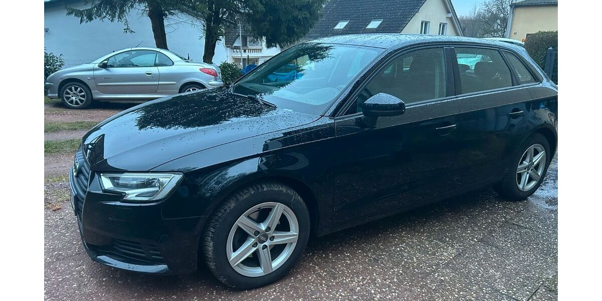 Audi A3 111.000 km 15.000 &euro; Saarbrücken 66127