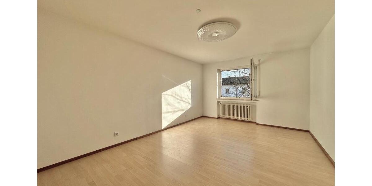 Etagenwohnung Türkheim - 3 Zimmer, 75 m&sup2;, 830&euro; | Angebot:26403452