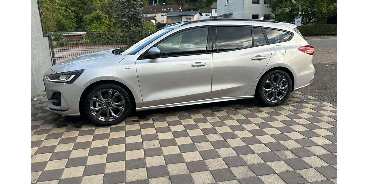 Ford Focus 3.800 km 21.999 &euro; Trier 54294