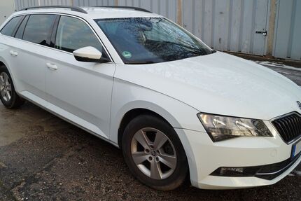 Skoda Superb 96.000 km 15.750 € Chemnitz 09113