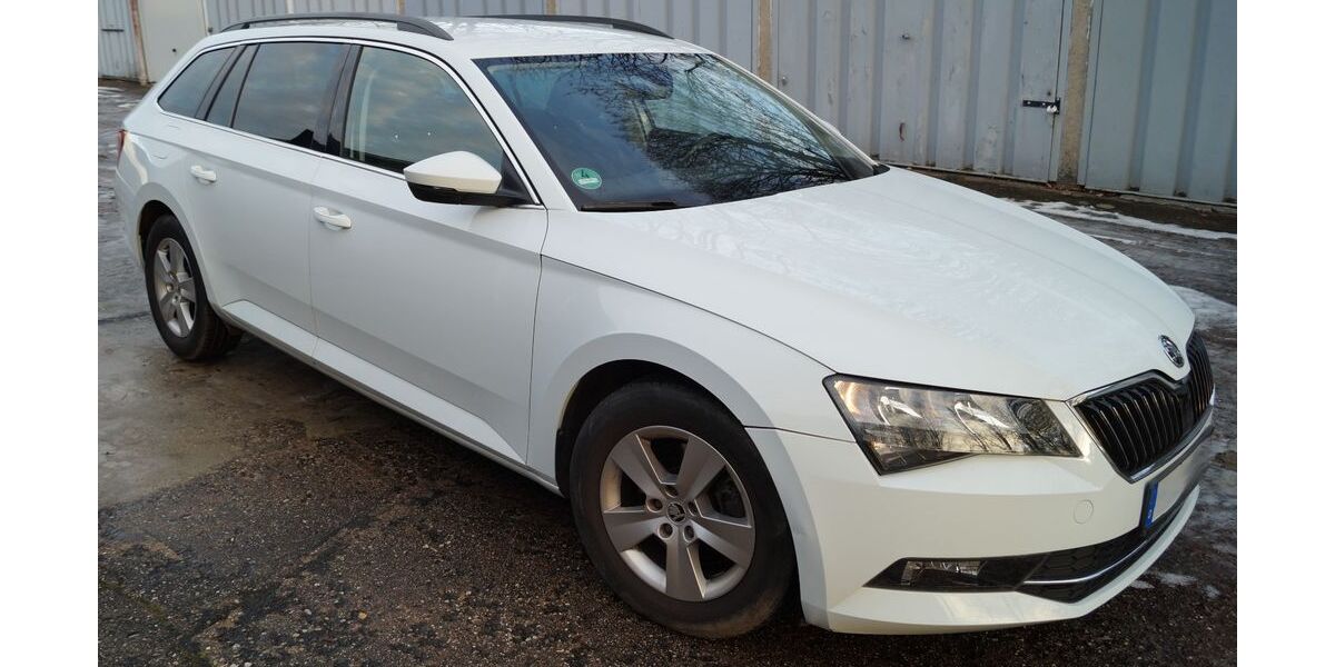 Skoda Superb 96.000 km 15.750 € Chemnitz 09113