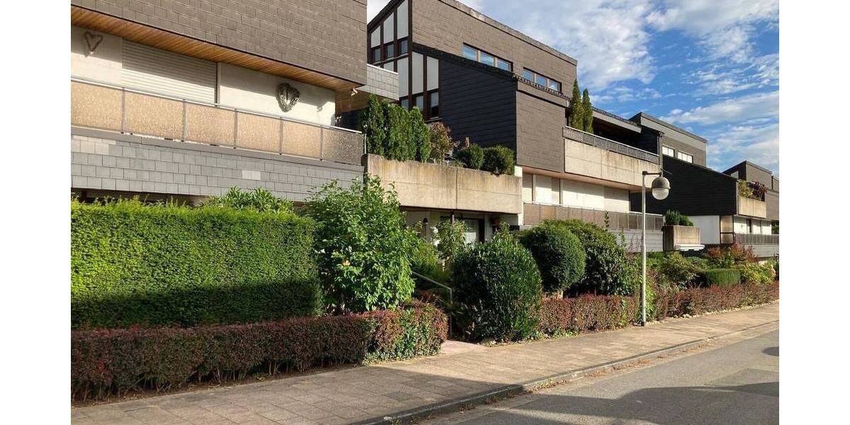 2-Zi Eigentumswohnung in attraktiver Lage: 81 m² , ca. 15 m² Balkon, Garage 2 zimmer