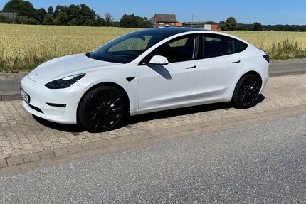 Tesla Model 3 47.000 km 29.700 &euro; Issum 47661