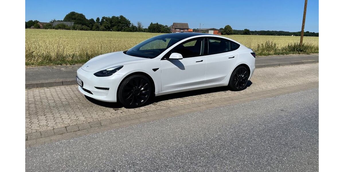 Tesla Model 3 47.000 km 29.700 &euro; Issum 47661