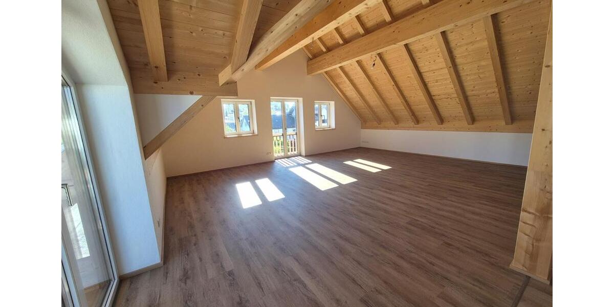 Dachgeschoßwohnung Bad Tölz - 4 Zimmer, 138 m&sup2;, 2.200&euro; | Angebot:26315210