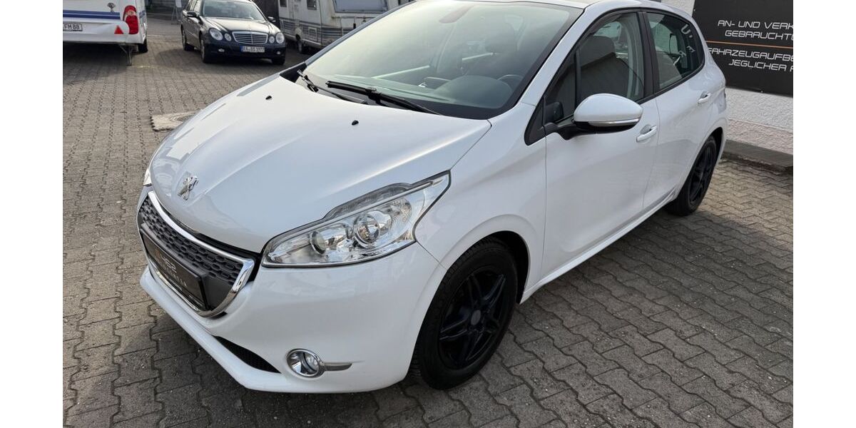Peugeot 208 175.500 km 3.480 &euro; Gaggenau 76571