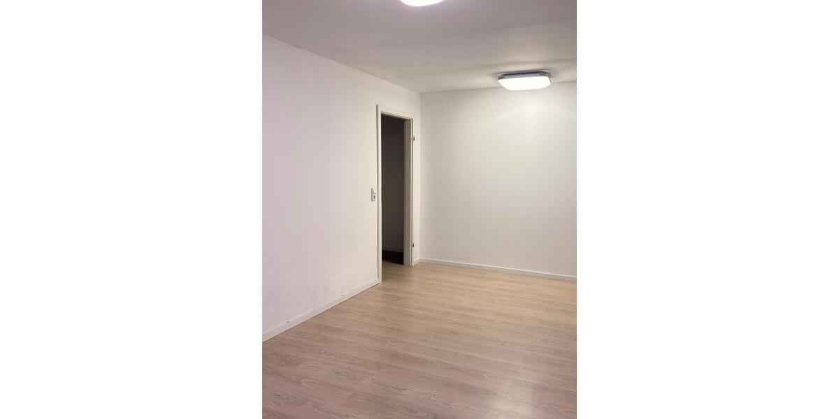 2 - Zimmer Anliegerwohnung ca.85 m2 950 € Warmmiete 2 zimmer