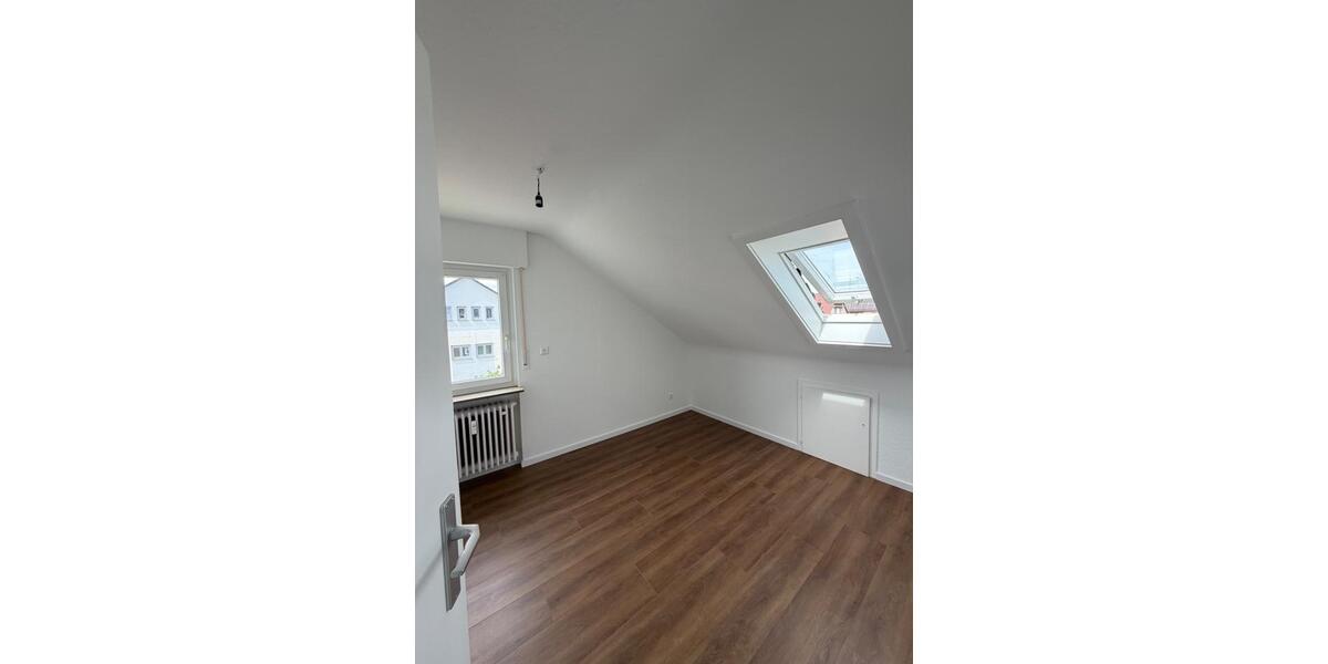 Dachgeschoßwohnung Stuttgart Fasanenhof-Ost - 3 Zimmer, 49 m&sup2;, 834&euro; | Angebot:26670387