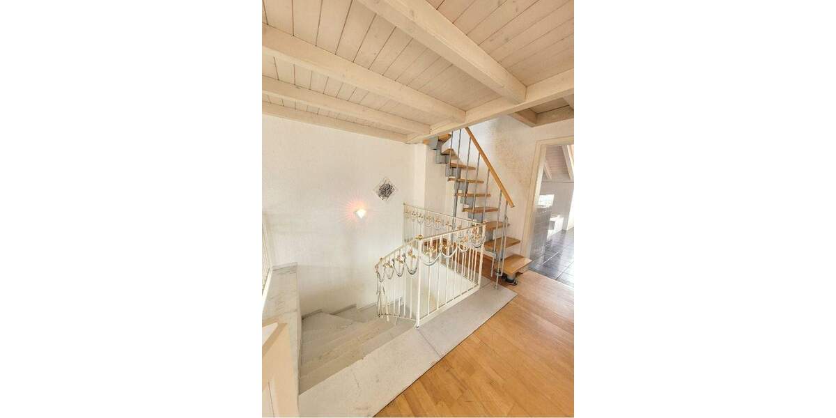 Einfamilienhaus Schopfheim - 8 Zimmer, 272 m&sup2;, 675.000&euro; | Angebot:25876998